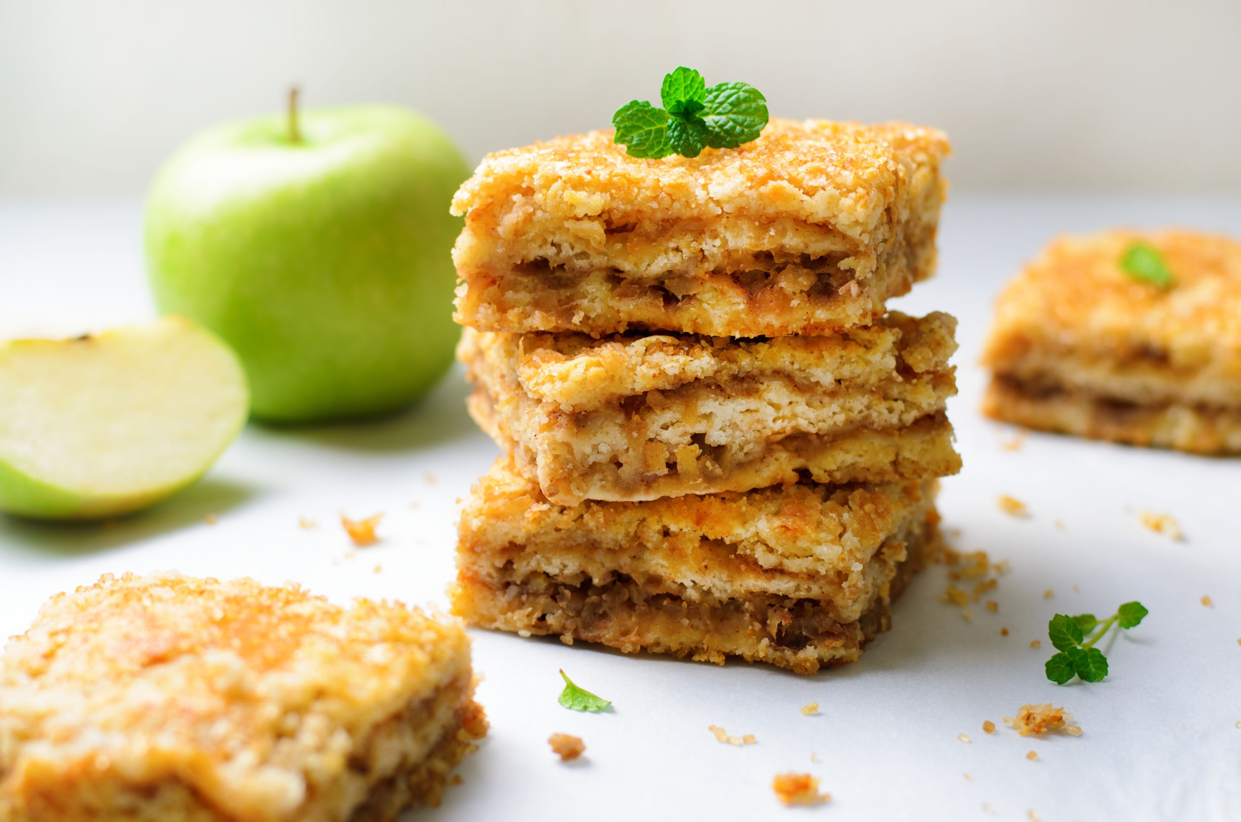 Maple Apple Pie Bars