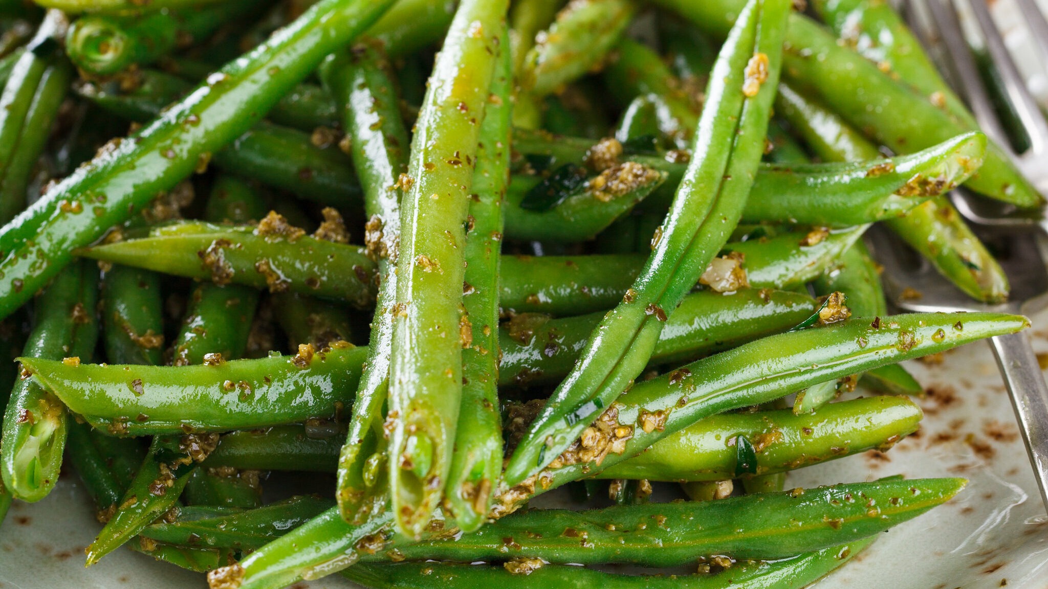 maple mustard green beans